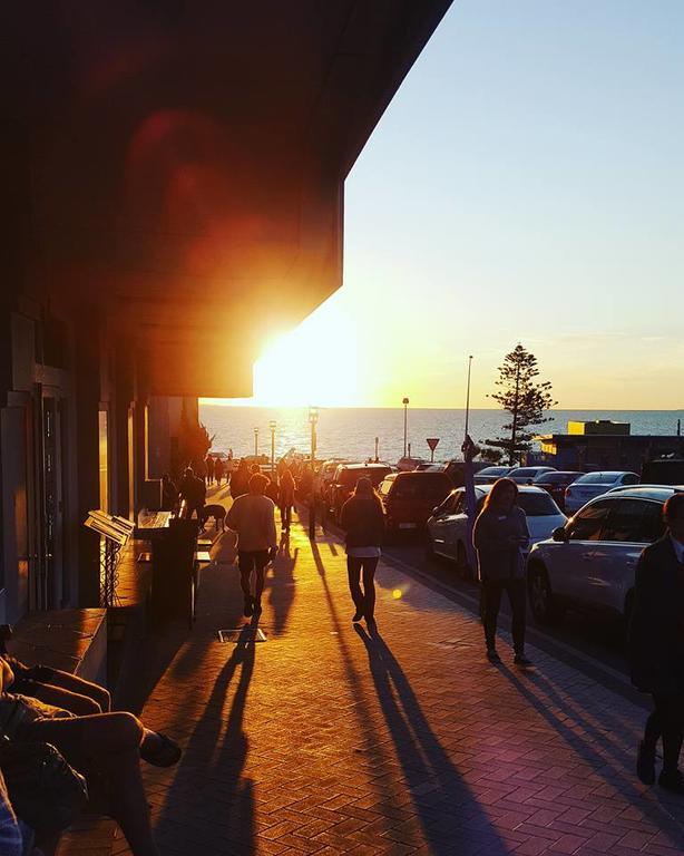 Ocean Beach Backpackers Hostel Perth Exterior photo